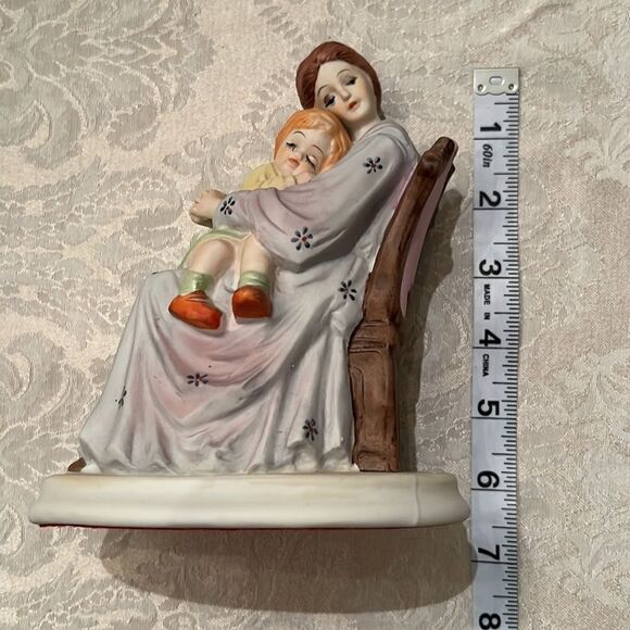 Current Inc vintage porcelain Mother & child figurine no chips cracks EVC - Picture 9 of 10